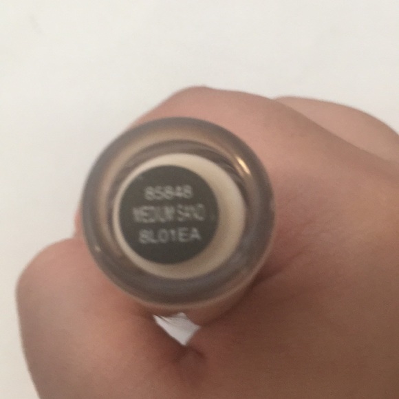 ⚡️ELF 16hr camo concealer (pick one) - Picture 2 of 2